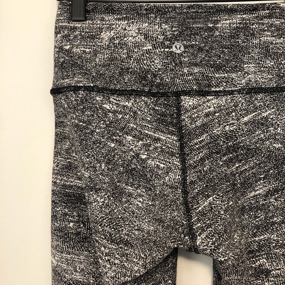 Lululemon Crops - Picture 10 of 10